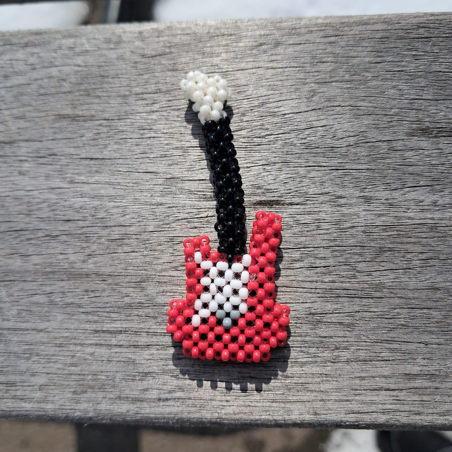 Red guitar - Mira