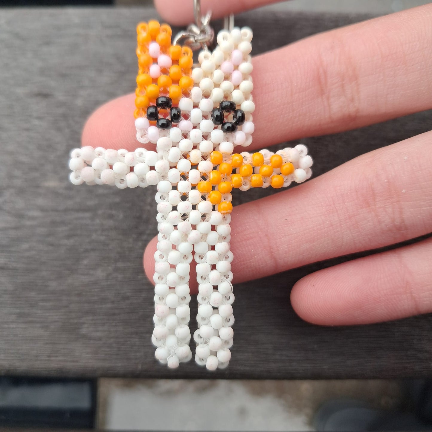 Standing cat - Mira